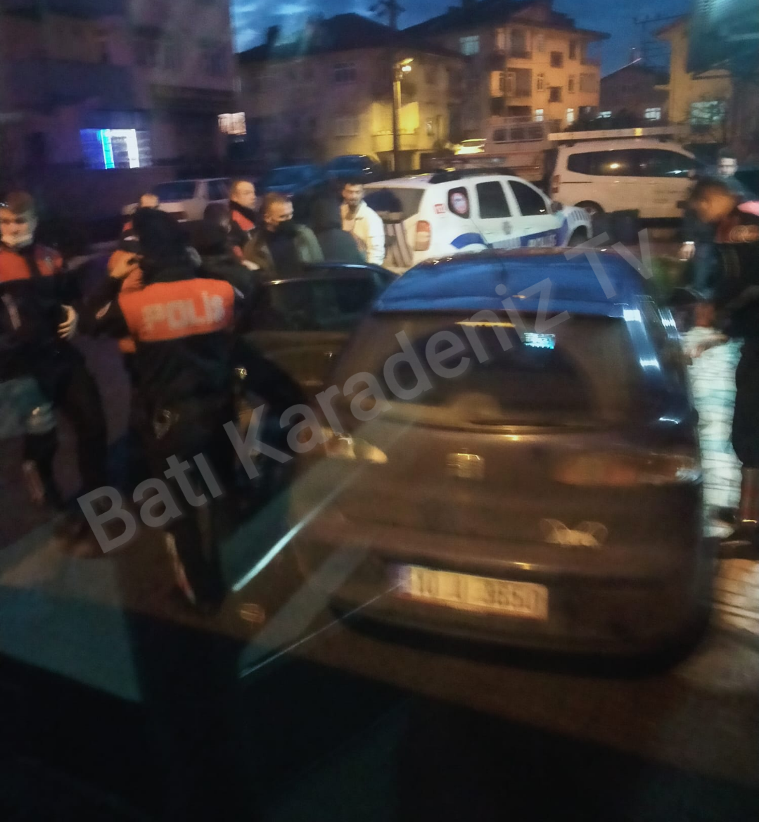 Şüpheli şahısların olduğu araçtan uyuşturucu çıktı