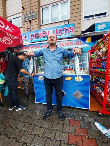 Şampiyon Midyeci Şenol Usta rekor kırdı.