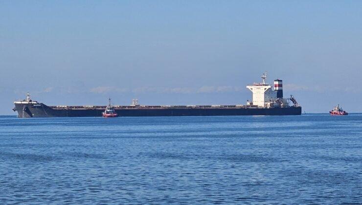 Ereğli’de Yük Gemisi Karaya Oturdu: Kurtarma Çalışmaları Devam Ediyor