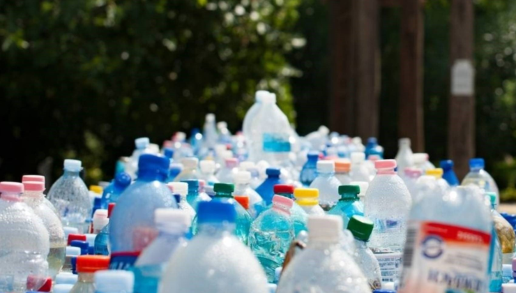 Rusya’dan pet şişe kullanımı kısmi olarak yasaklandı