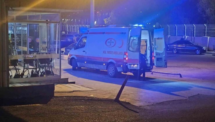 Karşıdan Gelen Kamyoneti Fark Edince Vagondan Atlayan İşçi Ağır Yaralandı