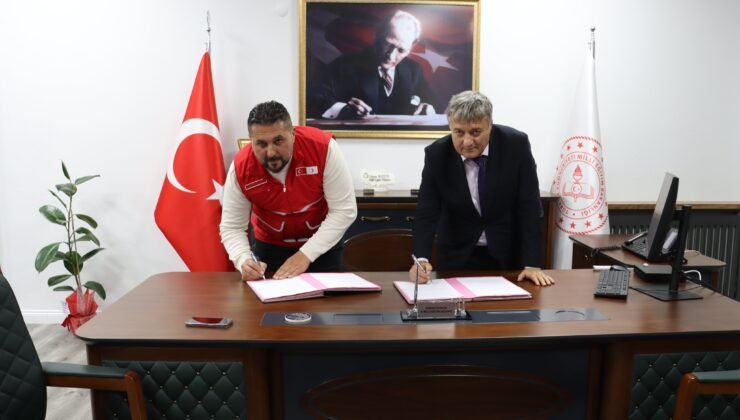 Zonguldak’ta İl Milli Eğitim Müdürlüğü ve Türk Kızılay arasında iş birliği protokolü imzalandı