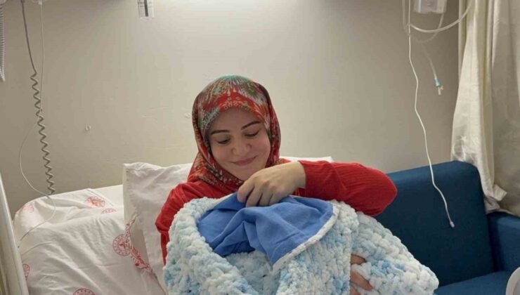 Yeni yılın ilk bebeği Ege oldu