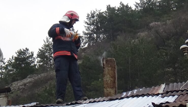 İş yerindeki baca yangını korkuttu