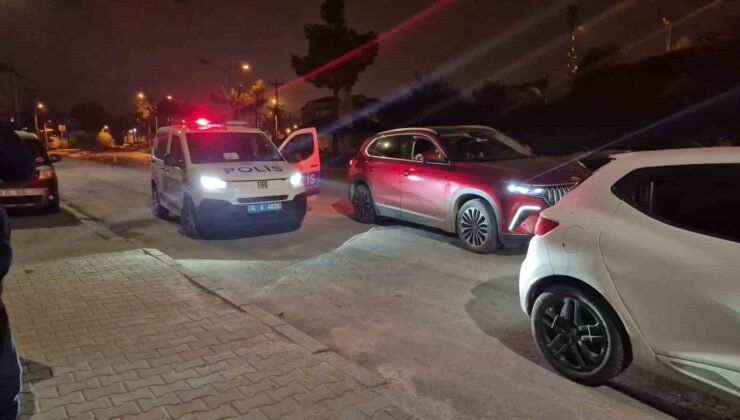 Polisi gören geri manevra yaparak kaçtı