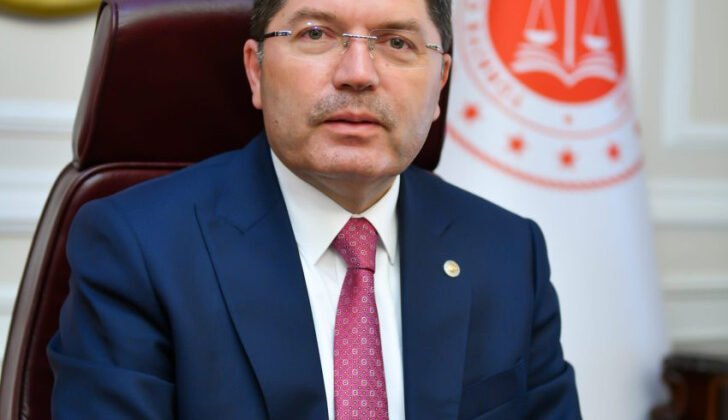 Bakan Tunç: “Yangınlarla ilgili 17 kişi tutuklu, her bir olayda soruşturma ayrı yürütülüyor”