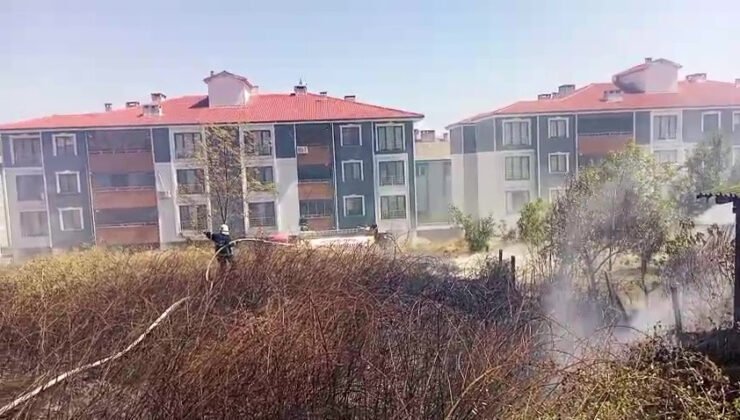 Çaycuma Devlet Hastanesi yakınında ot yangını paniği