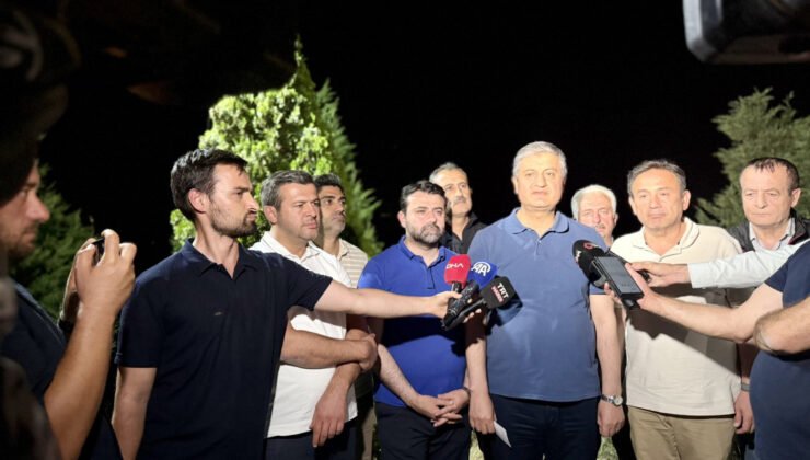 Karabük’te iki ayrı noktada çıkan yangın köyleri tehdit etti