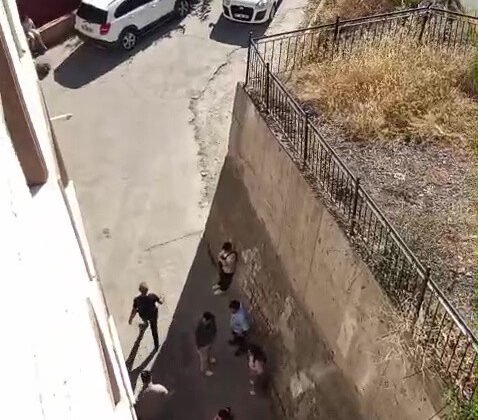 Polisten kaçarken bacaya atladı, ikinci katta sıkıştı