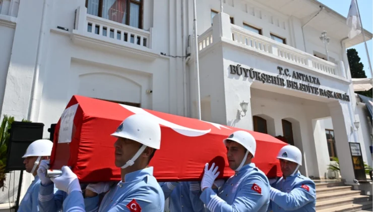Antalya'da eski başkan son yolculuğuna uğurlandı!