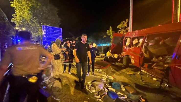 Devrek’te yolcu otobüsü ile minibüs çarpıştı: 2 yaralı