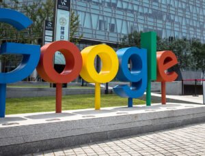 Avrupa ve Türkiye’den Google ve servislerine erişim sağlanamıyor