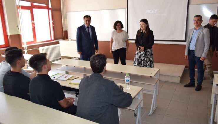 Kilimli Kaymakamı Demirer’den Zonguldak MYO’ya ziyaret