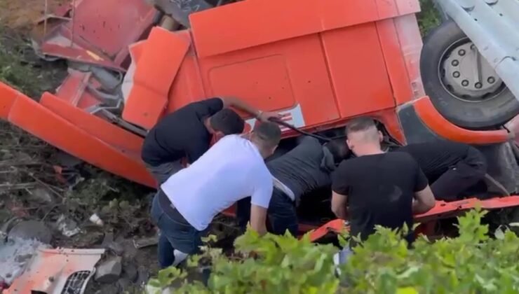 Zonguldak-Ereğli yolunda tır devrildi: 1 yaralı