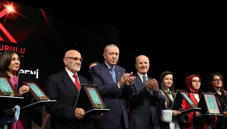 BEUN Öğretim Üyesi Dr. Öğr. Üyesi Burcu Timur, Cumhurbaşkanı Erdoğan’dan YÖK 2025 Üstün Başarı Ödülü Aldı