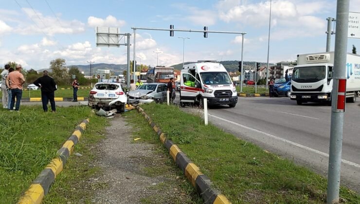 Çaycuma’da ışık ihlali kazaya neden oldu; 3 yaralı