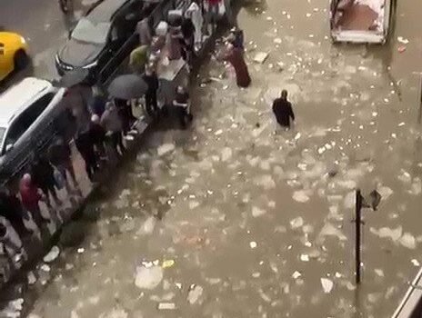 Karadeniz Ereğli’de dolu ve sağanak yağışı etkili oldu