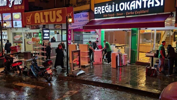 Karadeniz Ereğli’de yağış sonrası temizlik çalışmaları başladı