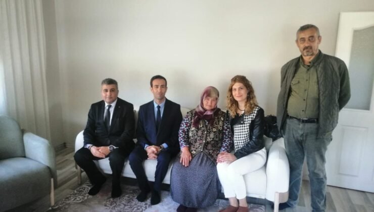 Şehit J. Uzm. Çvş. Ömer Eroğlu Kabri Başında Dualarla Anıldı, Ailesi Ziyaret Edildi