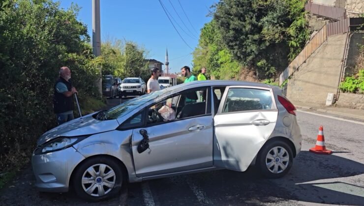 Takla atan otomobilden anne ve 5 yaşındaki çocuğu yaralı kurtuldu