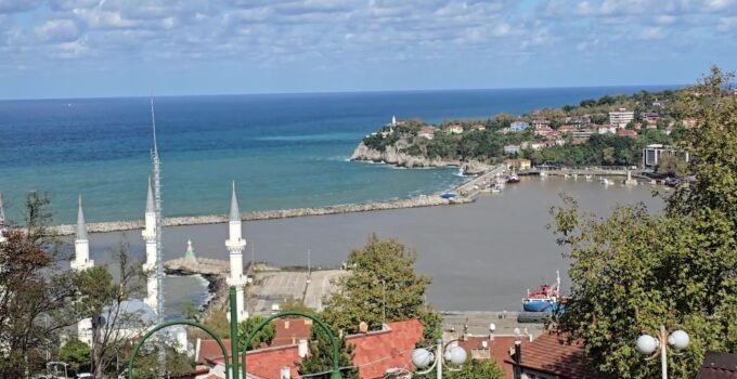 Zonguldak Limanı sarıya boyandı