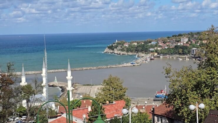 Zonguldak Limanı sarıya boyandı