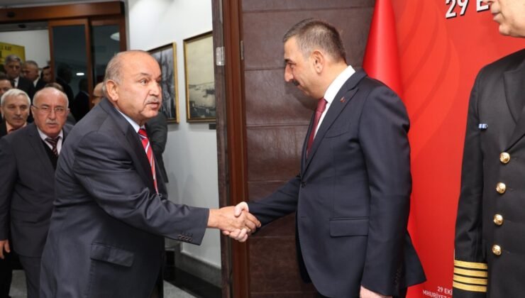 Zonguldak’ta 102. Yıl kutlamaları kapsamında tebrikat töreni düzenlendi