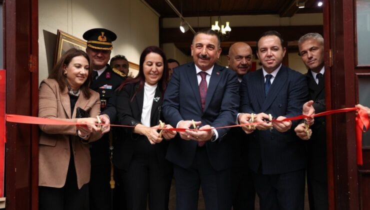 Zonguldak’ta Cumhuriyet’in 102. yılına özel ödüllü eserler sergisi açıldı