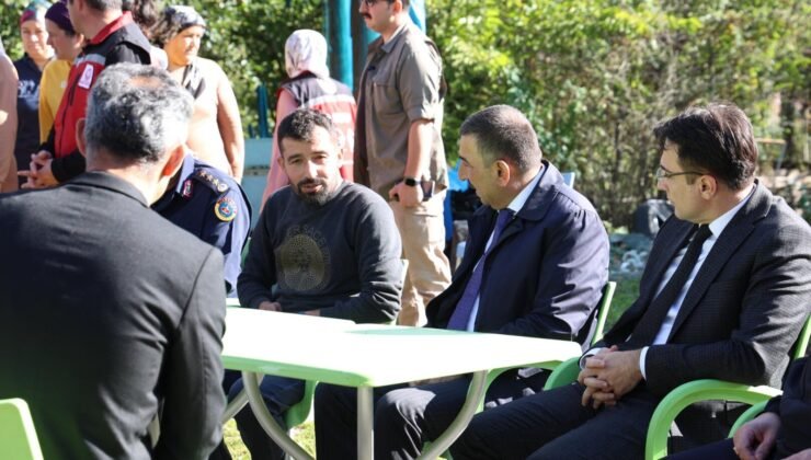 Vali Hacıbektaşoğlu ve Protokol Üyelerinden Çaycuma’da Taziye Ziyareti