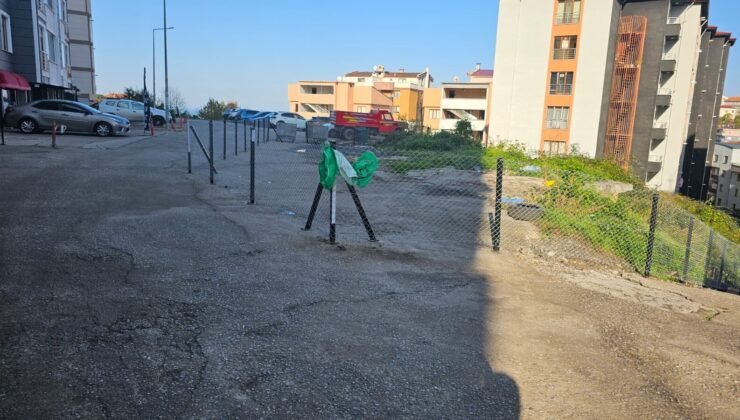 Zonguldak’ta kamulaştırma bedeli ödenmeyen yol için arsa sahipleri çit çekti