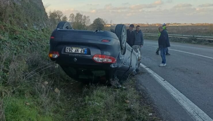 Çaycuma’da otomobil kontrolden çıktı, ters döndü