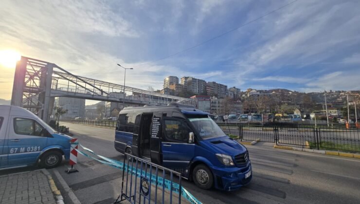 Çevre yolunda yaya geçişi kapatıldı, üst geçide yönlendirme yapıldı