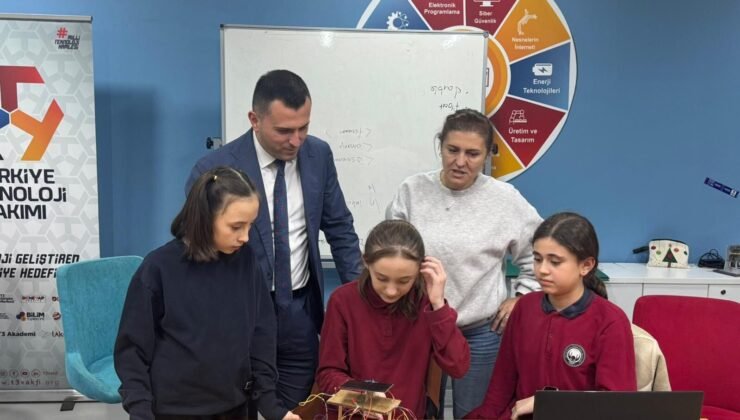 Gençler Enerjinin Geleceğini Enerji Atölyesi’nde Keşfediyor