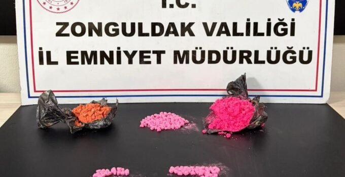 İstanbul’dan Ereğli’ye uyuşturucu getiren sevgililer kovalamaca sonrası yakalandı