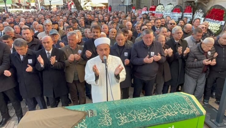 Tekin’in annesi son yolculuğuna uğurlandı