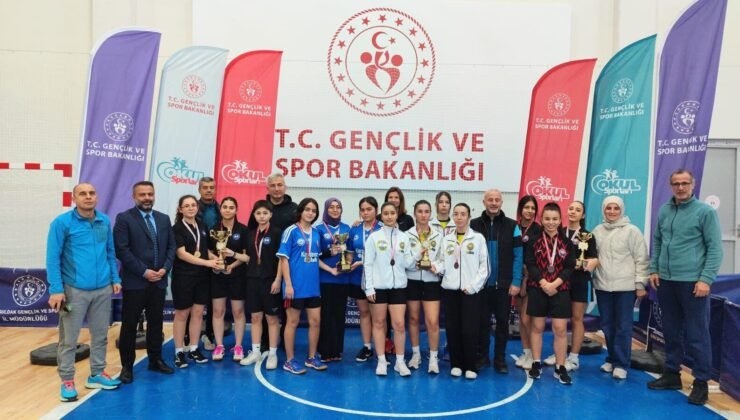 Zonguldak’ta okul sporları masa tenisi il birinciliği tamamlandı