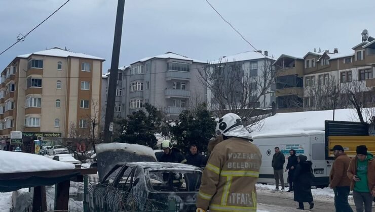 Ereğli’de Park Halindeki Araç Alevlere Teslim Oldu