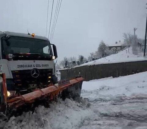 Zonguldak’ta kar esareti; 95 köy yolu kapandı