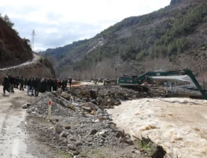 Adana’daki Taşkın Sonrasında Yerine Hasar Tespit