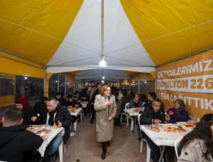 Gaziantep'Te Ramazan Sokağı Gönül Sofrasına Dönüştü