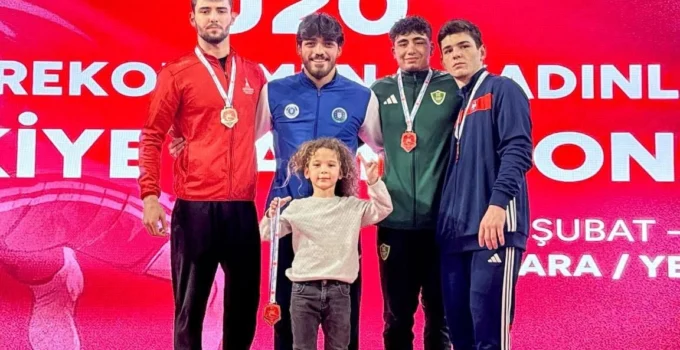 Bursa Büyükşehir Füreşçileri 3 Madalya Ile Döndü