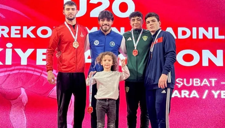 Bursa Büyükşehir Füreşçileri 3 Madalya Ile Döndü