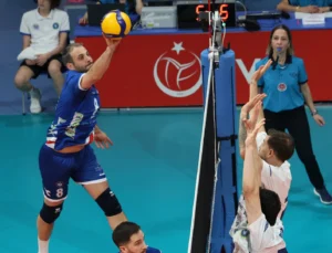 Bursa Büyükşehirli Efeler'Den Üst Üste Üçüncü Galibiyet