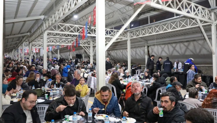 Bursa'Nın 'Bereket Sofrası' Yıldırım'Da Kuruldu