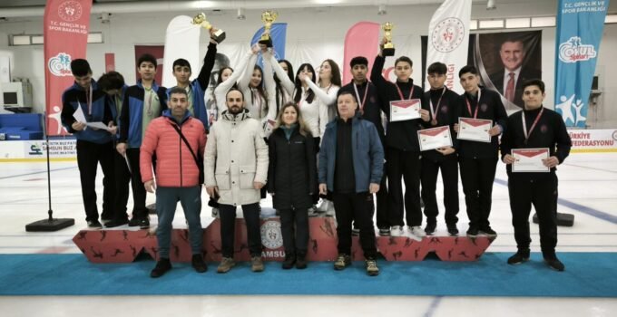 Buz Üstünde Büyük Başarı: Zonguldak Mesleki ve Teknik Anadolu Lisesi Türkiye 2.’liği Kazandı