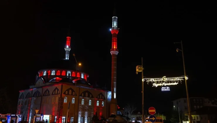 Denizli’de Ramazan Coşkusu Işıklarla Taçlandı