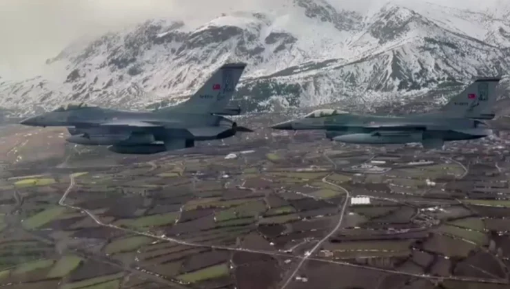 Erzincan Semalarında Muharip Uçak Geçişi