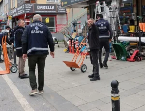 İstanbul Maltepe Belediyesi’nden Kaldırım Işgallerine Müdahale