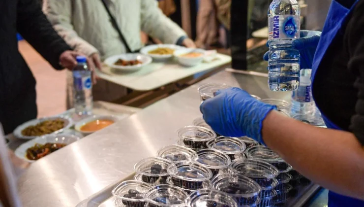 İzmir Büyükşehir’in Kent Lokantaları’nda Ücretsiz Iftar