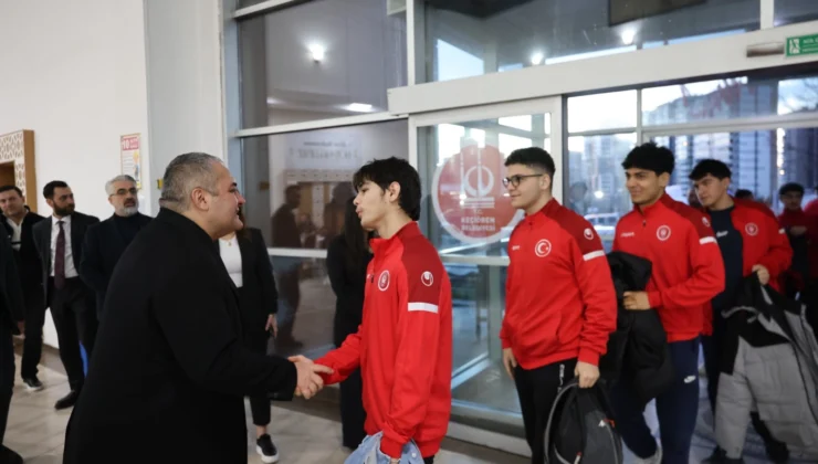 Keçiören'De Başkan Özarslan Özel Gereksinimli Bireylerle Buluştu